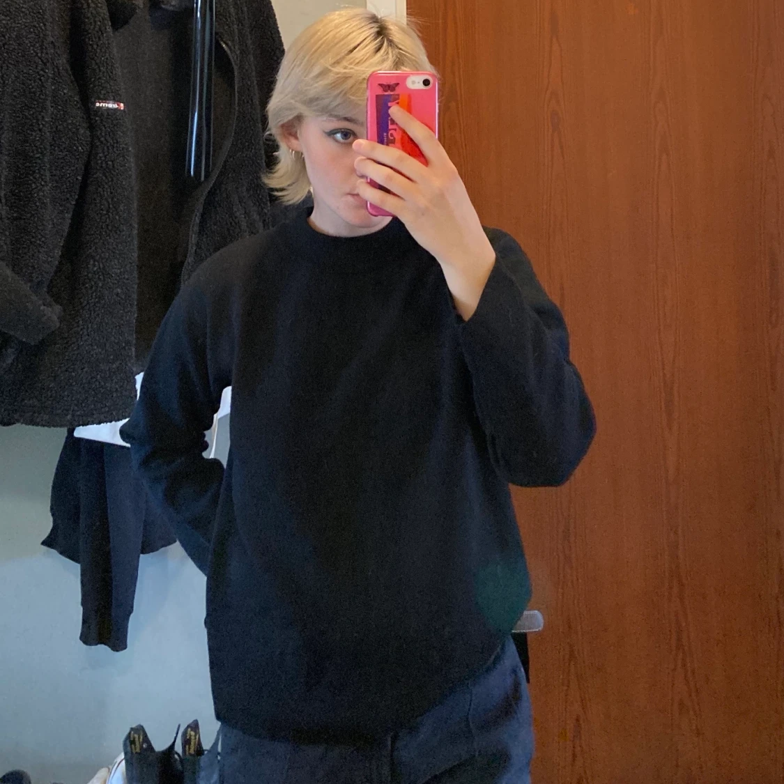 Svart tröja  - 91