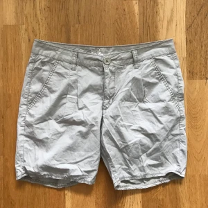 Esprit shorts - Beiga shorts från esprit, köpta på sellpy💙