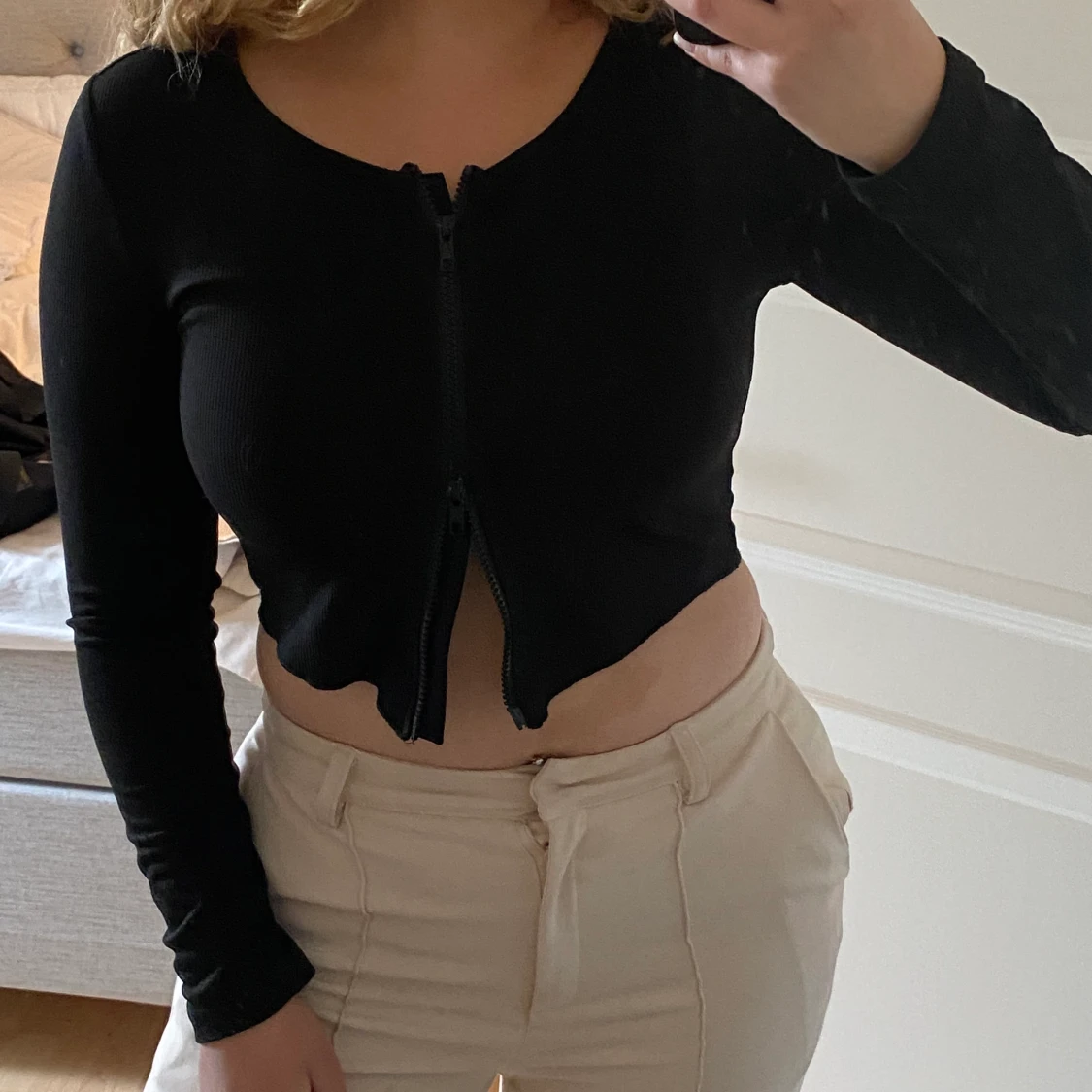Svart tröja  - 90