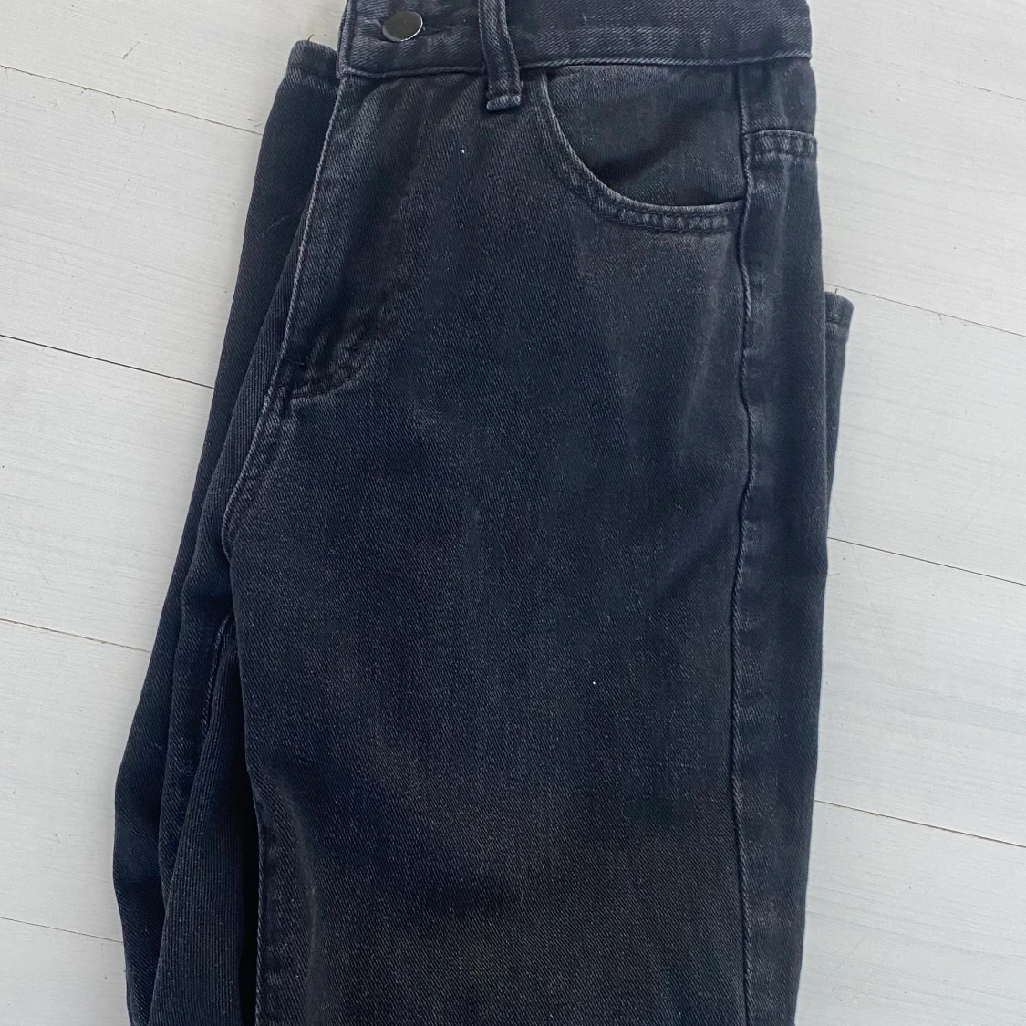 Svarta jeans med flames på  - 91