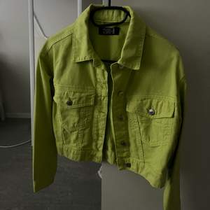 Lime grön jeans jacka från Zalando 
