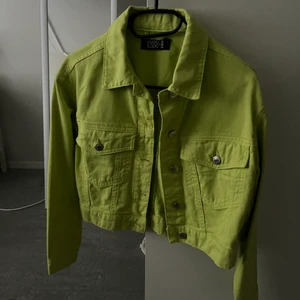 Grön jeans jacka  - Lime grön jeans jacka från Zalando 