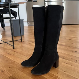 NOVITAS BOOTS - Äkta mockaboots från märket novitas. Storlek 37, använt skick. Nypris ca 1000 kr