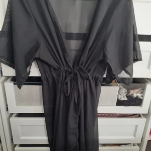Black beach cover up - Black beach cover up cardigan with belt - Size L -Mesh material 💫Dont be hesitant to message for any questions about the product (Only in English) 💫