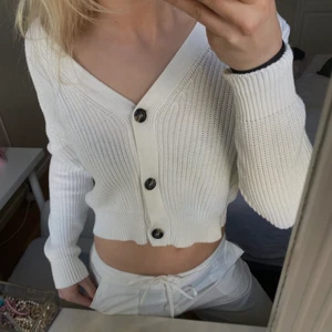 Vit tröja - Vit stickad tröja i fint skick