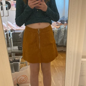 Jeanskjol  - Jeanskjol från weekday.Har alldrig kunnat ha den vilken är synd eftersom den är så fin. Helt ny så säljer för 50kr + frakt