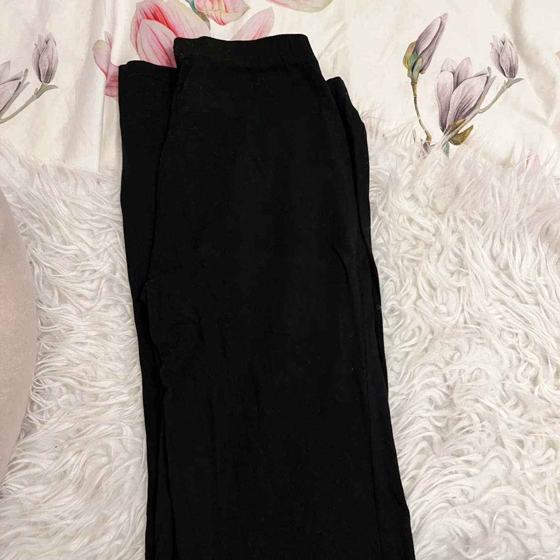 Svarta utsvängda byxor - 90