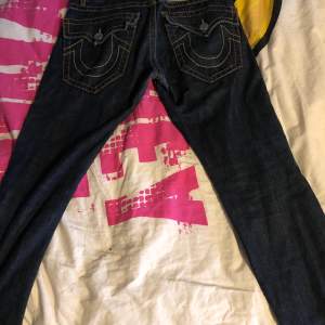 skit snygga true religion jeans som tyvärr inte passar mig, knappt använd!