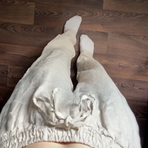 Linnebyxor  - Chelsea linnebyxor i stolek xxs, lite stora/långa på mig som är 157! Köparen står för frakten