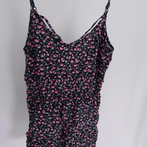 Jumpsuit blommig  - Blommig jumpsuit 