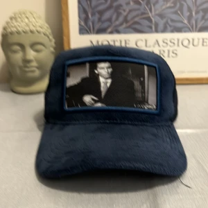 Lavoro keps  - En keps i lent material sitter bra på huvudet går att justera. 