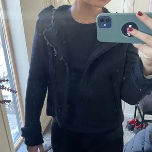 Vårjacka  - Supersnygg och cool jacka från zara, perfekt till våren!💘🌟