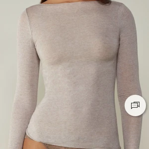 Intimissimi tröja - Beige intimissimi tröja köpt i julas använd 1 gång ❤️