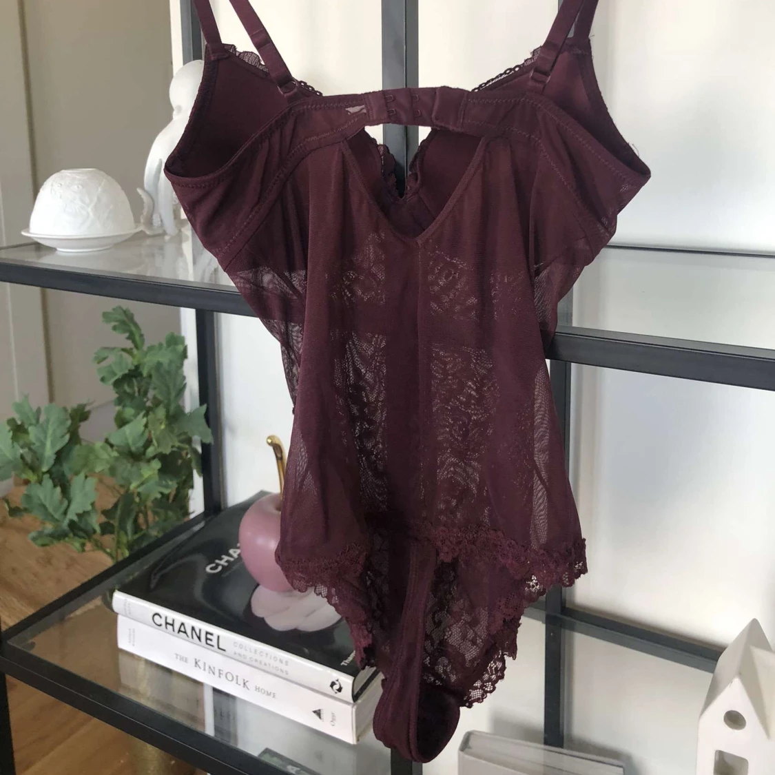 Vinröd spetsbody - 90