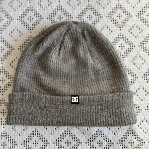 DC mössa - Sparsamt använd👍 Från husdjur/rökfritt hem✌️