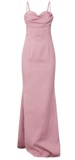 BALKLÄNING💕 - Jättefin balklänning från prettylittlething, älskar färgen och har en fin design.   Klänning är oöppnad och är i packat i plast.   Skriv om du vill ha flera bilder!! Orginal pris 410kr (Köparen står för frakt)