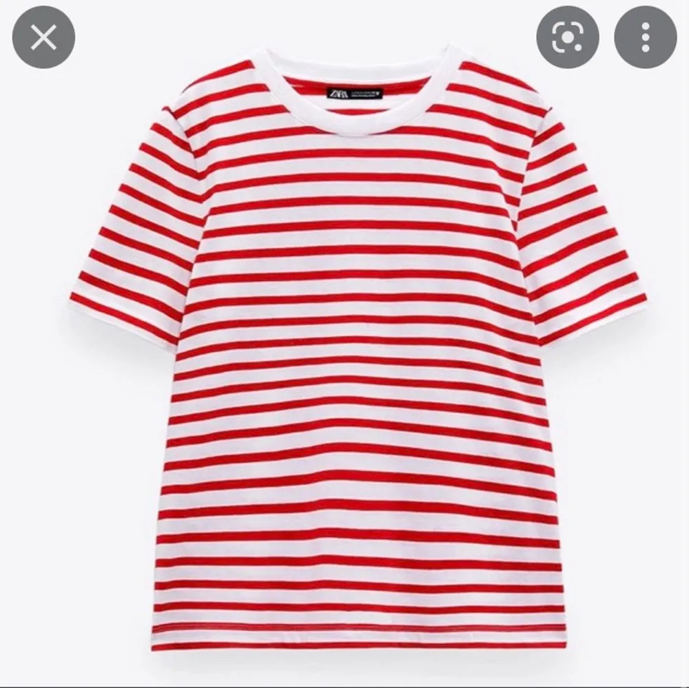 Säljer denna t-shirten som är röd vit och randig. Har endast haft på mig den en gång. Säljer pågrund av att den ej kommer till användning. Storlek S, säker för 59kr+frakt. T-shirts.
