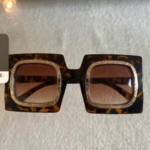 Solglasögon  - Superballa solglasögon!!