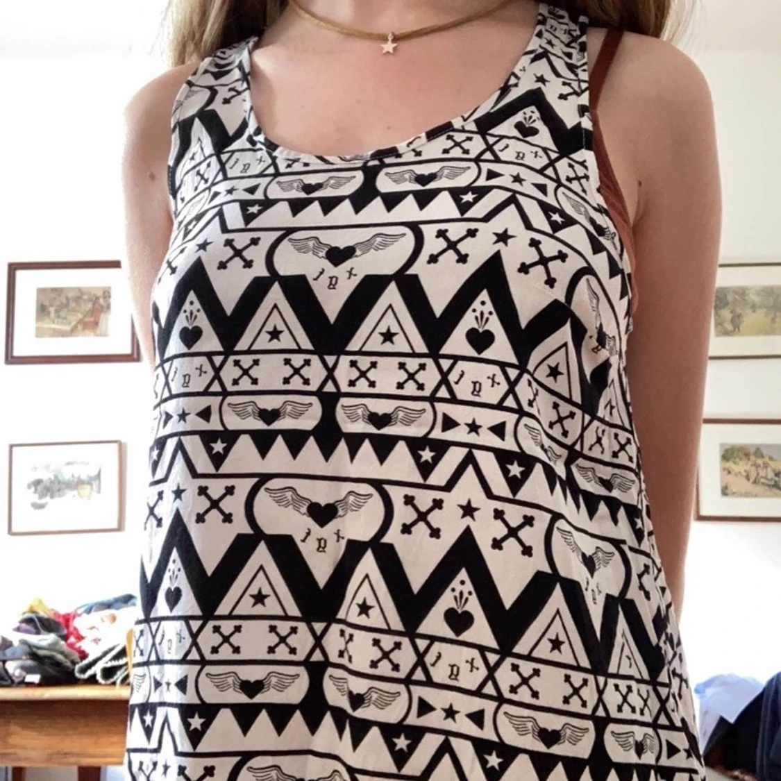 linne med mönster🖤