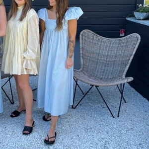 Blå klänning - Säljer min superfina blåa långklänning för att den inte kommer till användning, endast använd en gång! 