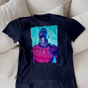 Limitato t-shirt - Säljer nu min limitato t-shirt som jag bara använt cirka 2-3 gånger. Skick 9/10. Storlek S.  Nypris 1900kr, mitt pris 550kr