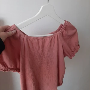 Smuts rosa top  - Smuts rosa top från kappahl, använd men inte några tecken på slitage, strl 146/152