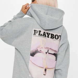 Playboy hoodie! - Jätte fin Playboy hoodie i nyskick. Aldrig använd eftersom att det inte är min stil längre. Jätte mysig nu till hösten🤩