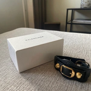 Balenciaga armband - Ett knappt använt Balenciaga armband i storlek m! 
