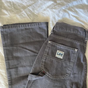 Lee byxor - Svincoola lee workers pants i nyskick som jag säljer då de inte passar mig!🤍