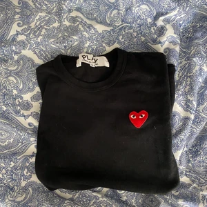CDG storlek S - Svart t shirt använd 1 gång