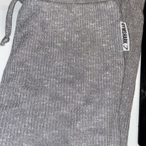 Gymshark slounge ljusgrå - Strl S. Bra skick. Knappt använda