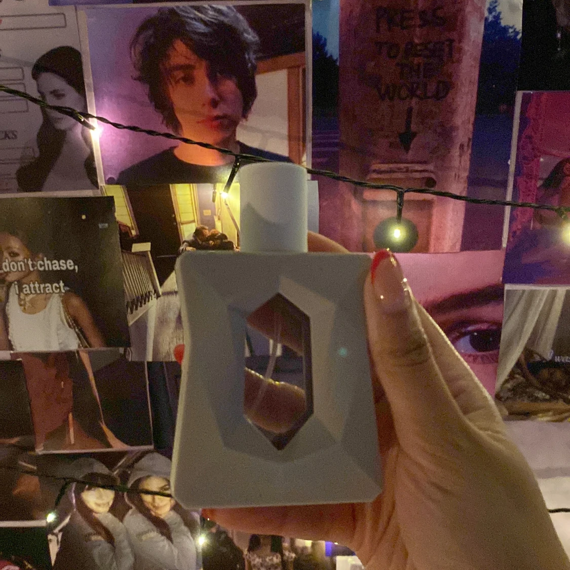 helt oanvänd ”God Is A Woman” parfym