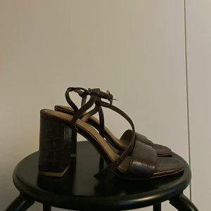 Klackskor från & Other Stories - Använda ett par gånger. Klacken känns inte hög, bekväma.