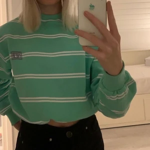 Tröja junkyard Storlek XS - använd ungefär två gånger bra skick                                     köparen står för frakten