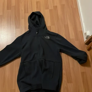 The north face kofta - Sällan andvänd väldigt sportig och skön matrial