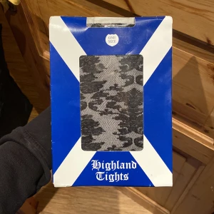 Mönstrade tights - Svarta seethrough thights med mönster, testade men inte använda💓💓