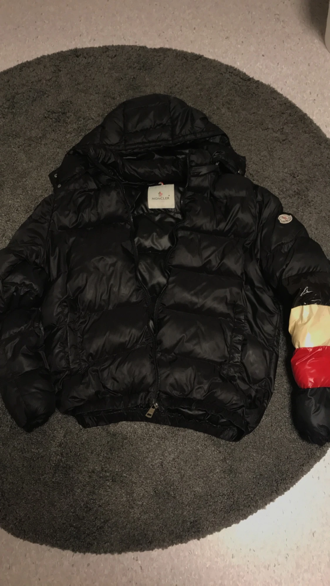 Moncler jacka (äkta)