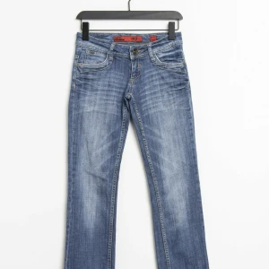 Lågmidjade jeans - Ett par lågmidjade jeans köpta på zalando cirkel men passade tyvärr inte