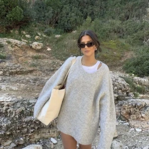 LeGer tröja  - Säljer denna fina stickade LeGer tröja som tyvärr är lite stor på mig❤️köp direkt för 450kr!