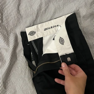 Dickies 874 - Storlek 26/30 passar xs-s, de passade inte för mig så säljer vidare❤️