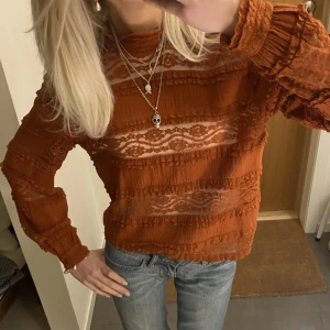 Stickad topp - Sååå fin stickad topp från only, aldrig använd 