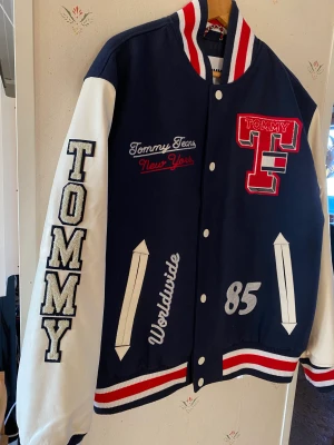 Varsity jacket (Tommy Hilfiger) - Worn for A Photoshoot bought recently  Fits medium  sized too Original price 2900kr (tags included)
