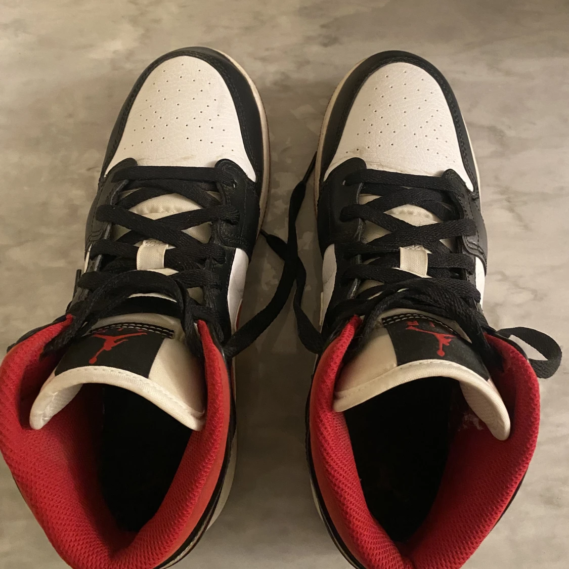 Air Jordan 1 Mid, Gymred - 1