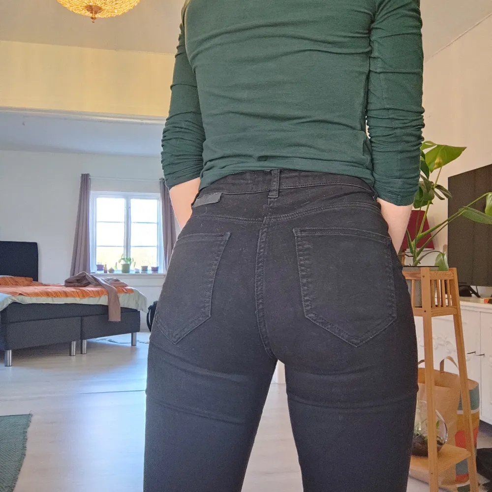 Stretchiga jeans. . Jeans & Byxor.