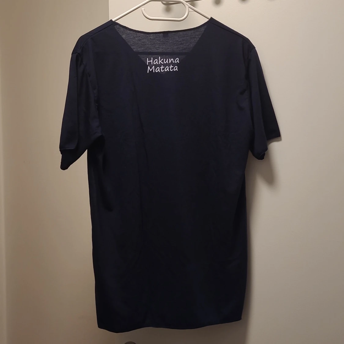 Completely new hakuna matata black t-shirt - 90