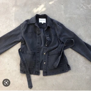 Jeansjacka - Säljer denna jeansjacka från Carin Wester som inte kommer till ngn användning längre. ❤️ 