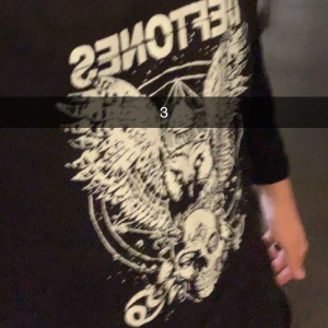 Deftones tröja - Helt ny inga fel bara inget för mig.