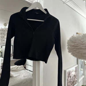 Croptop - Från Monki. Knappt använd!  