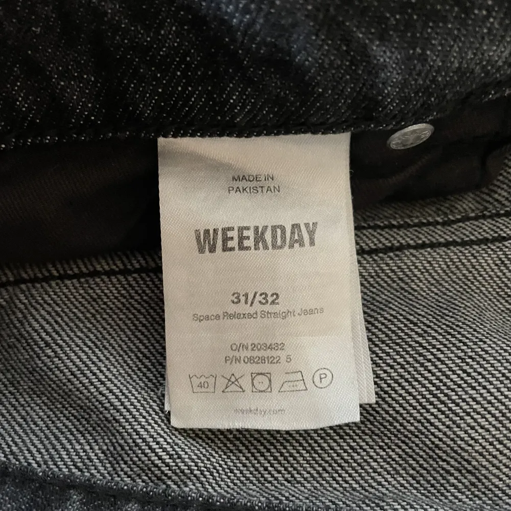 Weekday space relaxed straight jeans 31/32, bra skick.. Jeans & Byxor.