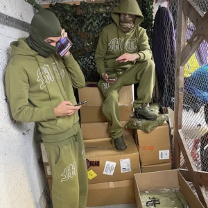 Tuttolente military green  - Söker denna trackie i Strl S